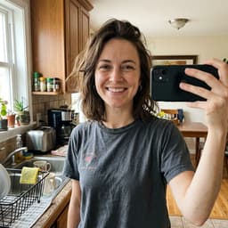 Sarah Mitchell - Editor-in-Chief of WomensGo
